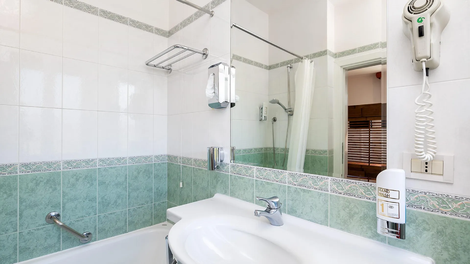 ***  Hotel Rivamare Venedik-Lido İtalya
