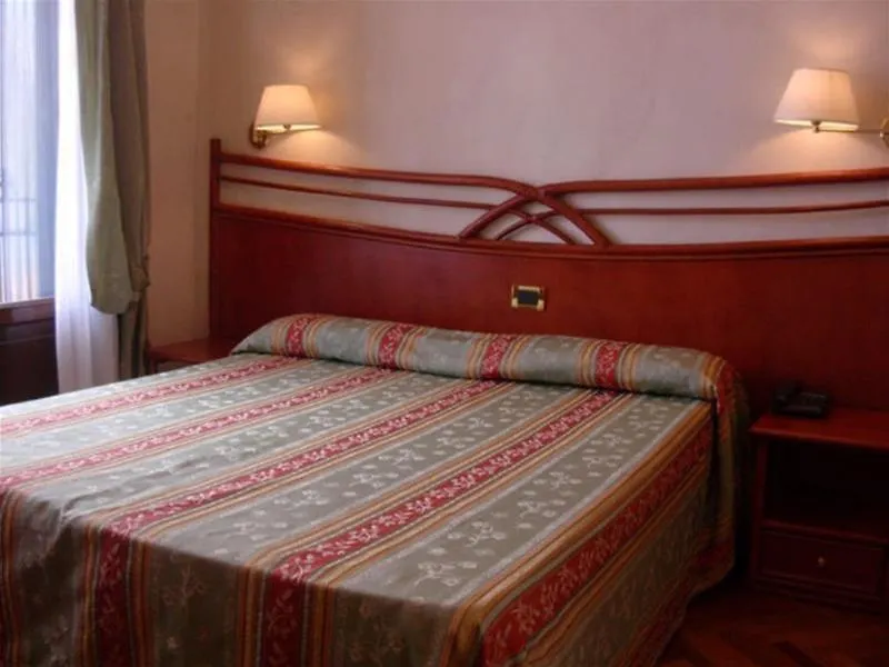 Hotel Rivamare Venedik-Lido 3*,