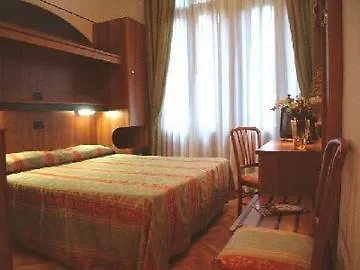 Hotel Rivamare Venedik-Lido İtalya