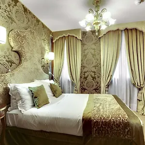 https://casanova-venice-30124.hotelslidodijesolo.com