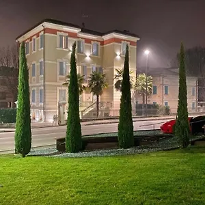 https://hotel-villa-maranello.emilia-romagnahotels.net