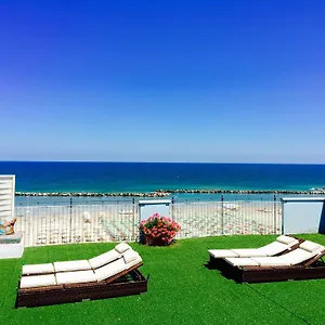 https://residence-frontemare-rimini.emilia-romagnahotels.net